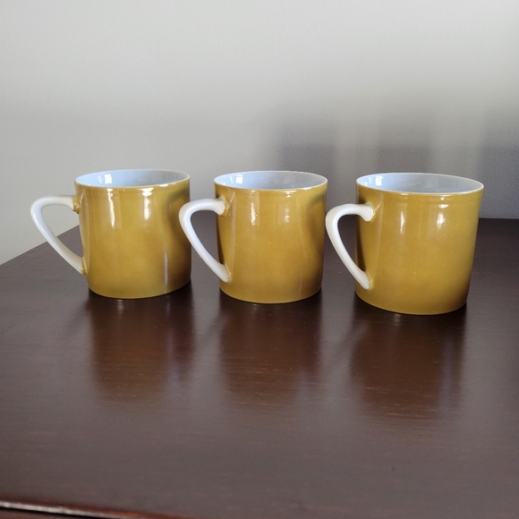 Vintage Mid Century Tan White Tea Coffee Porcelain Mugs, Set of 3 - 10oz - Picture 2 of 7